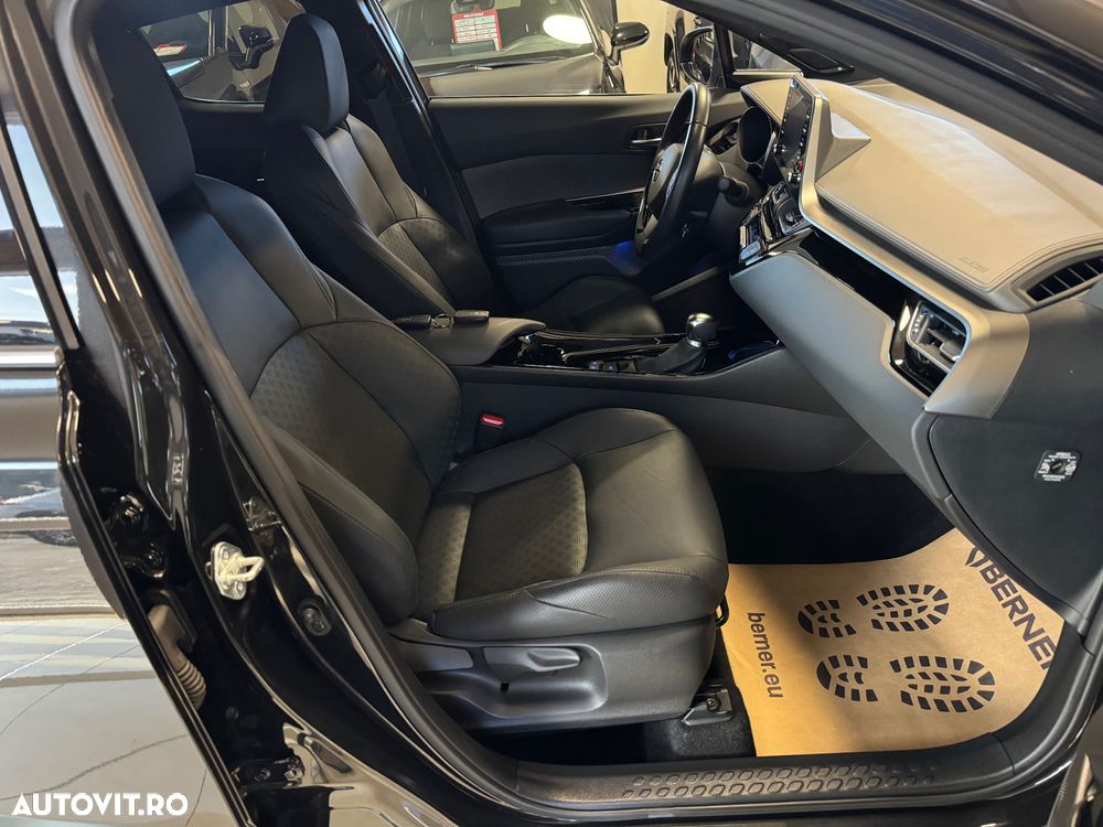 Toyota C-HR Hybrid Style Selection - 21