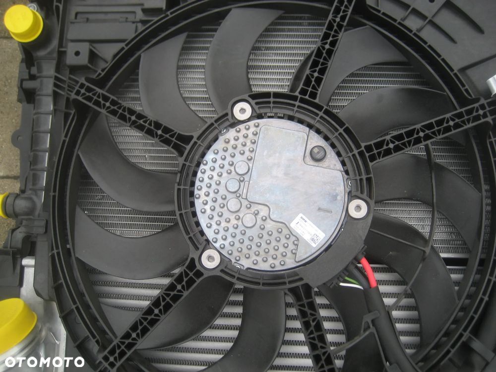 bmw 2 u06 x1 u11 f70 mini f65 22-26r benzyna chłodnica wody wentylator 5a7ee95 1999 5yy1380b 4a10605 wersja usa - 5