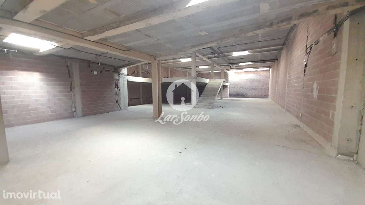 Loja NOVA no centro de Vila do Conde com 2 andares e 750m2 - Grande imagem: 5/30