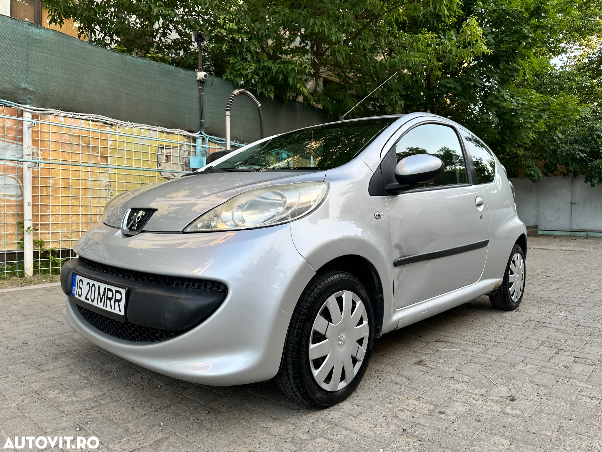 Peugeot 107 Two 1.0 E - 3