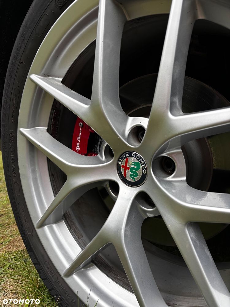 Alfa Romeo Stelvio 2.0 Turbo 16V AT8-Q4 Ti - 6
