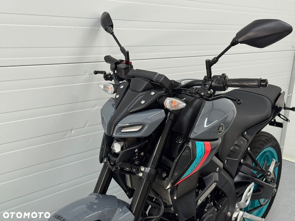 Yamaha MT - 22