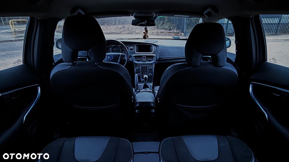 Volvo V40 D4 Drive-E Momentum - 11