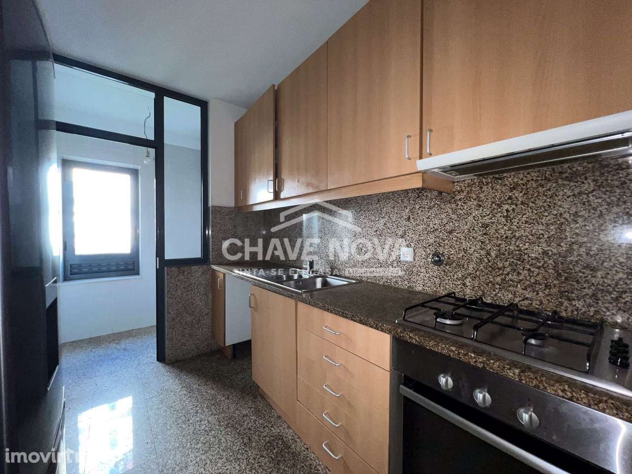 T2 c/ Lugar de Garagem e Anexos em Oliveira do Douro - Grande imagem: 3/13