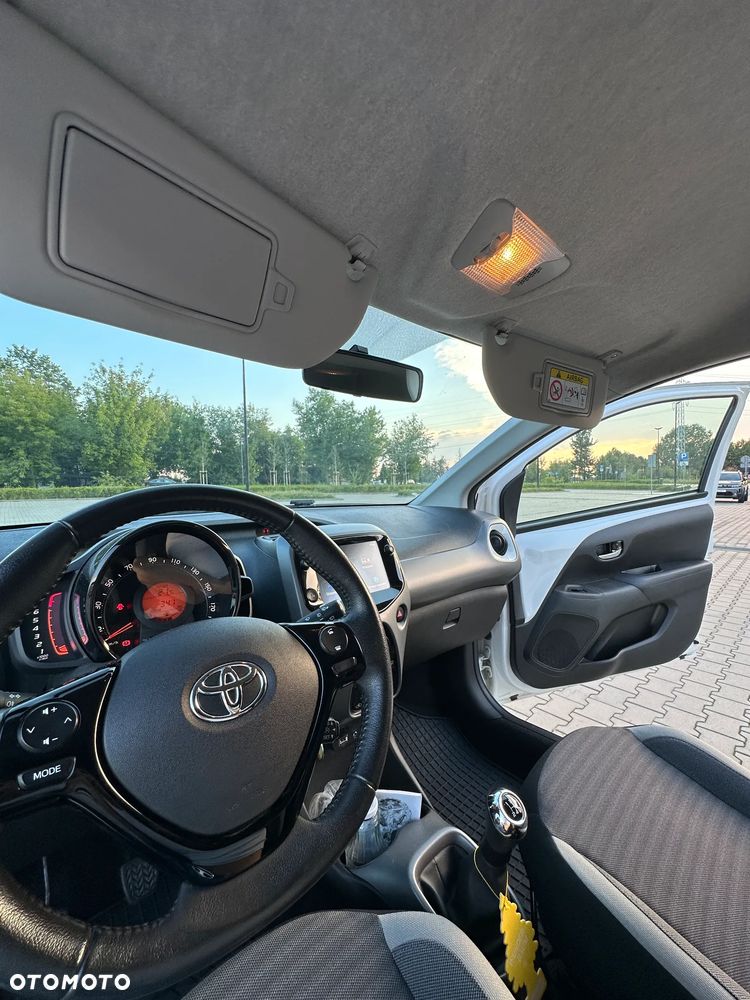 Toyota Aygo x-play - 19