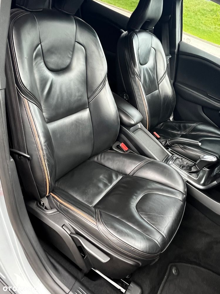 Volvo V40 D3 Summum - 16