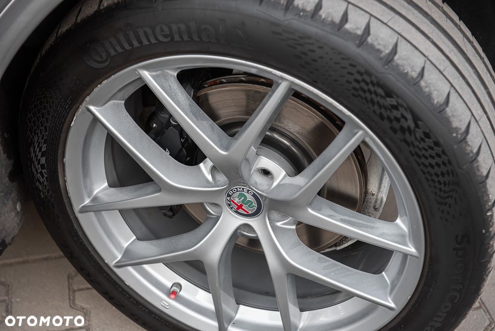 Alfa Romeo Stelvio 2.0 Turbo 16V AT8-Q4 Executive - 36