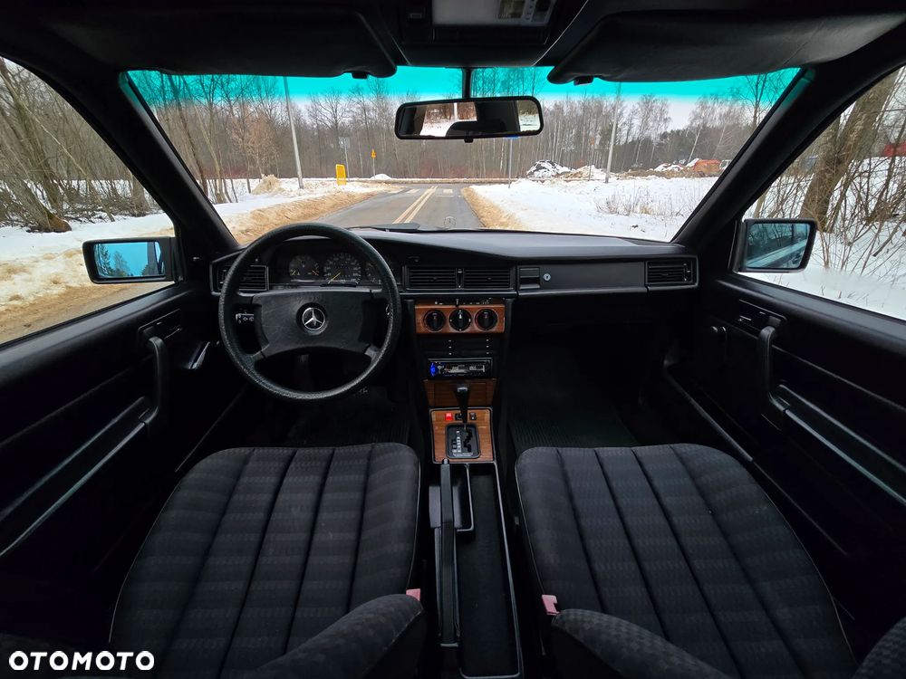 Mercedes-Benz W201 (190) - 7