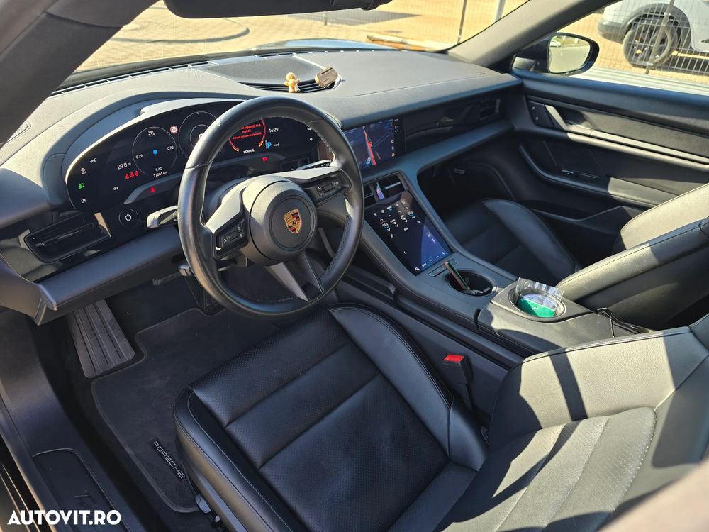 Porsche Taycan - 10