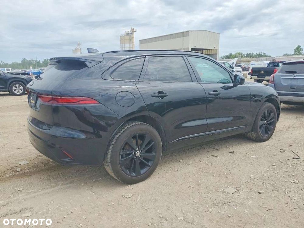 Jaguar F-Pace - 4
