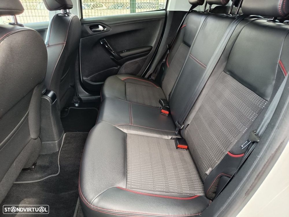 Peugeot 208 1.2 PureTech GT Line - 15
