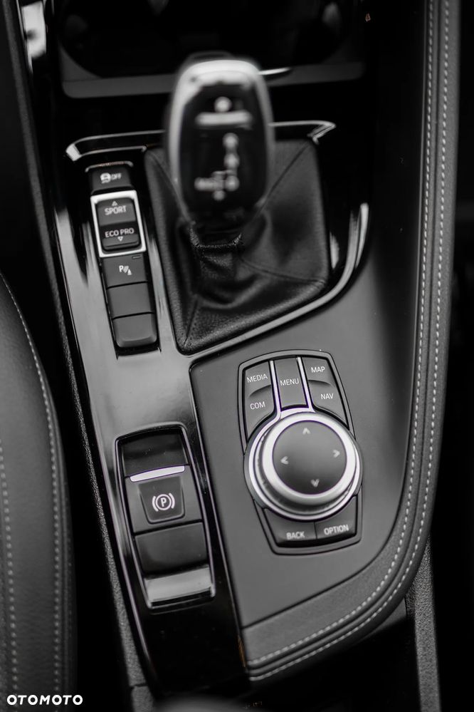 BMW X1 sDrive20i Sport Line - 27