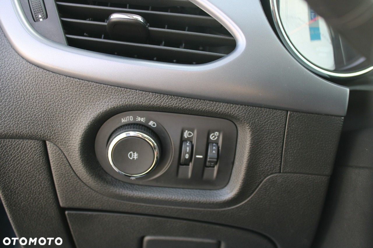 Opel Astra - 16