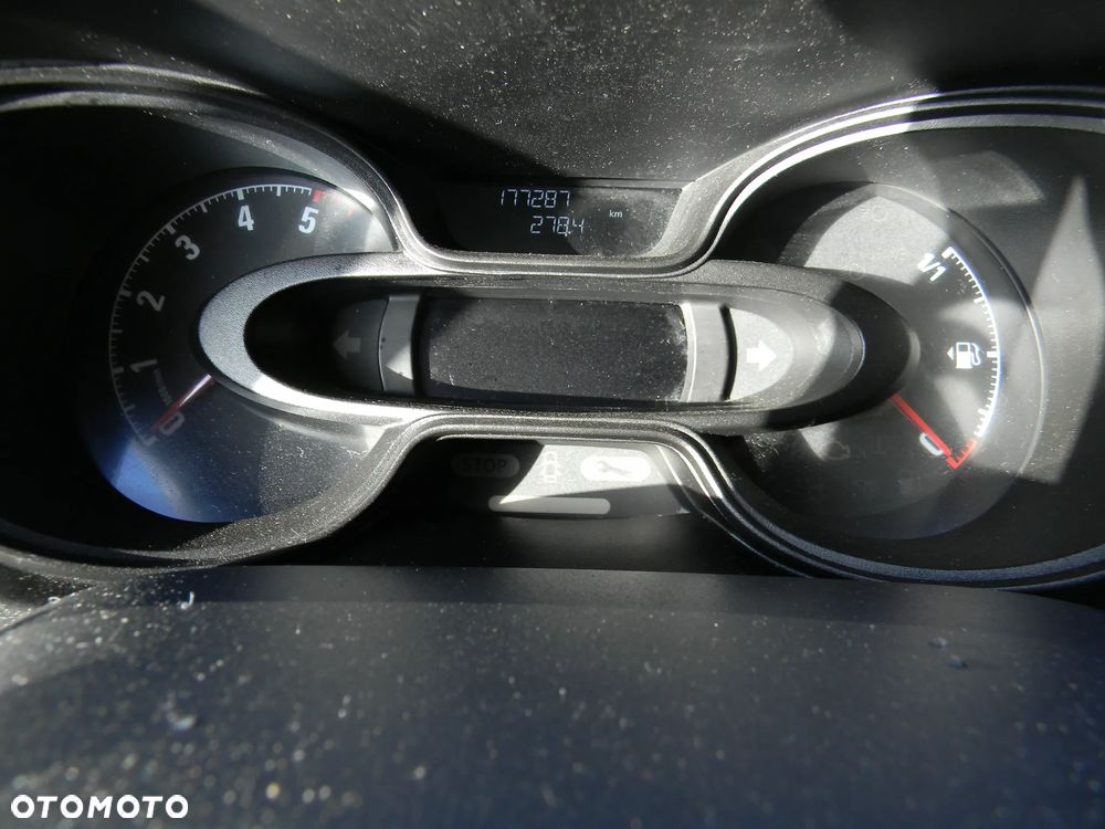 Opel Vivaro - 10