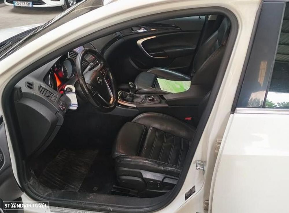 Opel Insignia Sports Tourer - 2