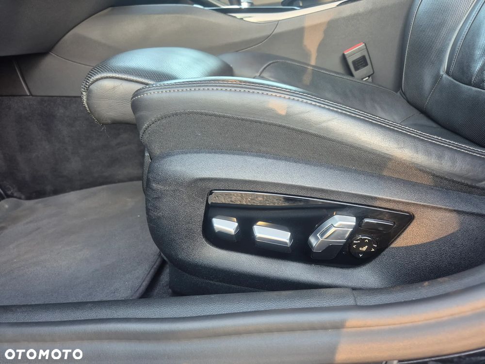 BMW Seria 5 525d Luxury Line - 14