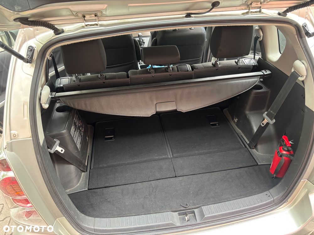 Toyota Corolla Verso - 22