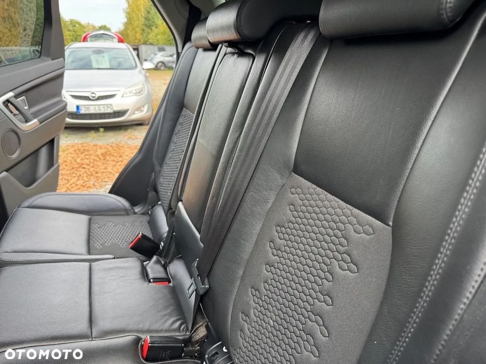 Land Rover Discovery Sport - 24