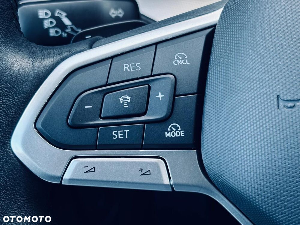 Volkswagen Golf - 27