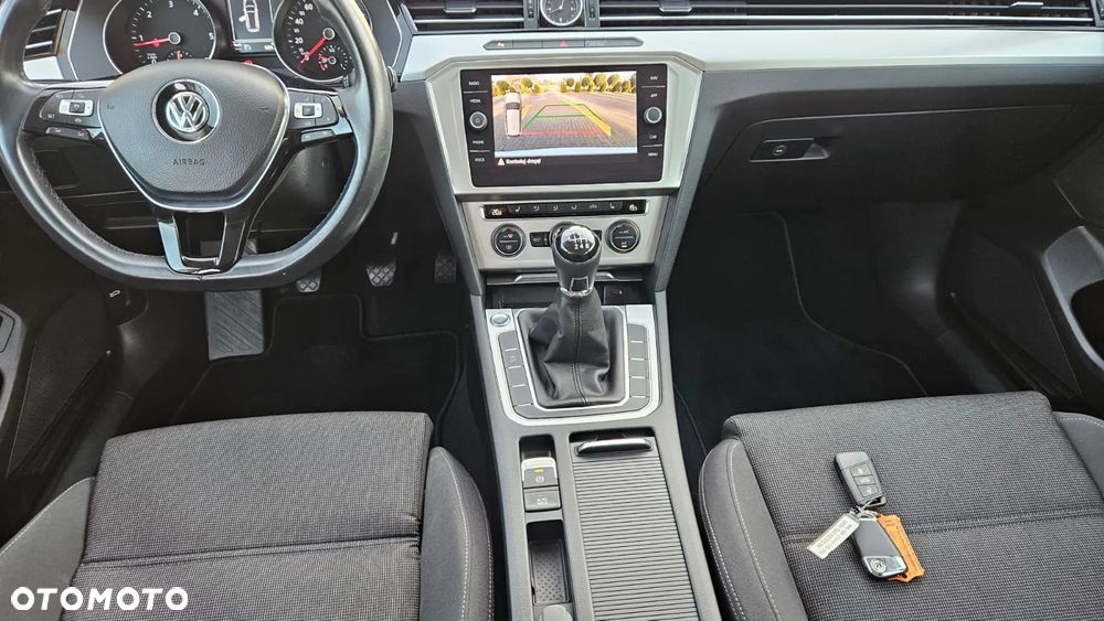 Volkswagen Passat Variant 2.0 TDI BMT Comfortline - 14