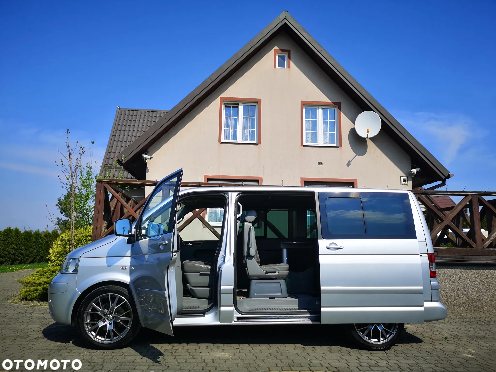 Volkswagen Multivan - 17
