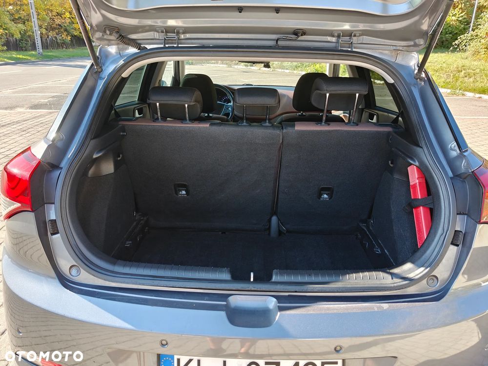 Hyundai i20 blue 1.1 CRDi Classic - 11