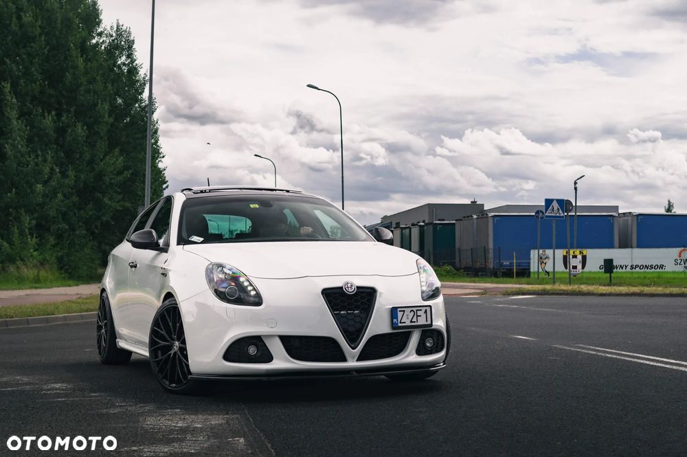 Alfa Romeo Giulietta 1750 TBi Quadrifoglio Verde - 1