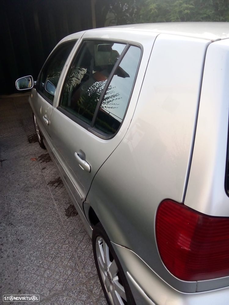 VW Polo 1.4 TDi Confortline - 4