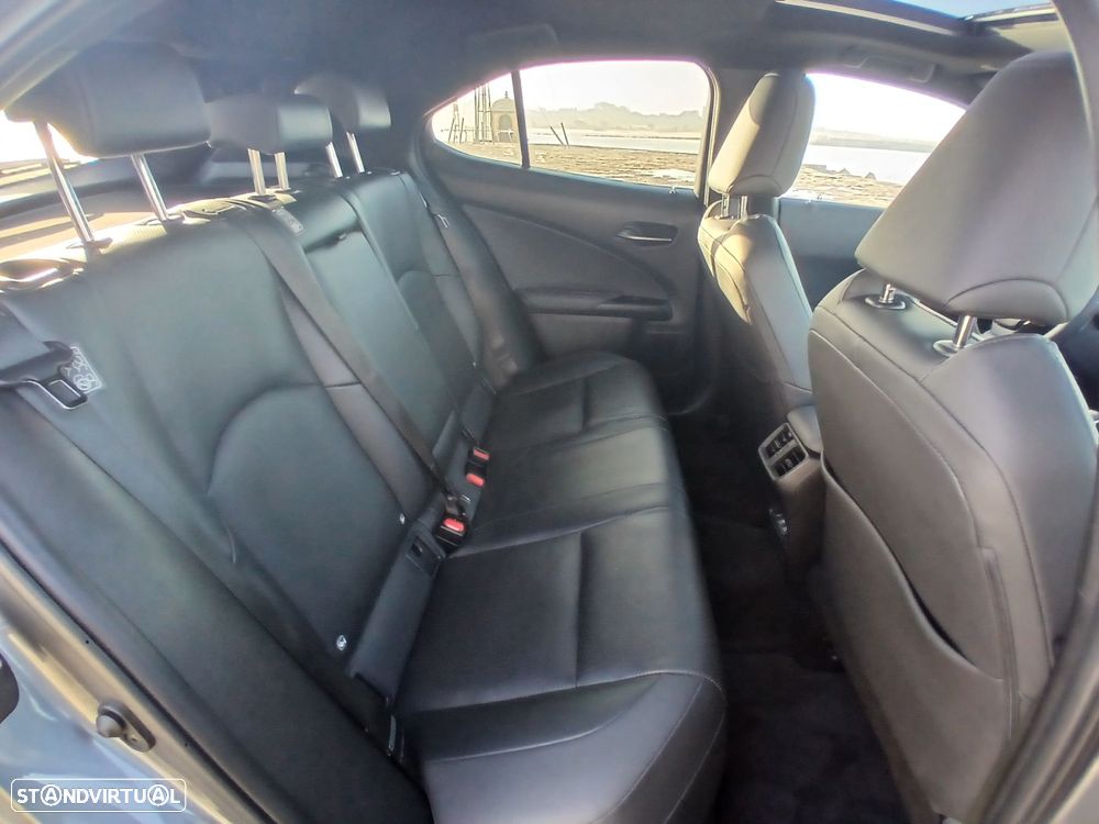 Lexus UX 300e Luxury+TAE+JLL18 - 17