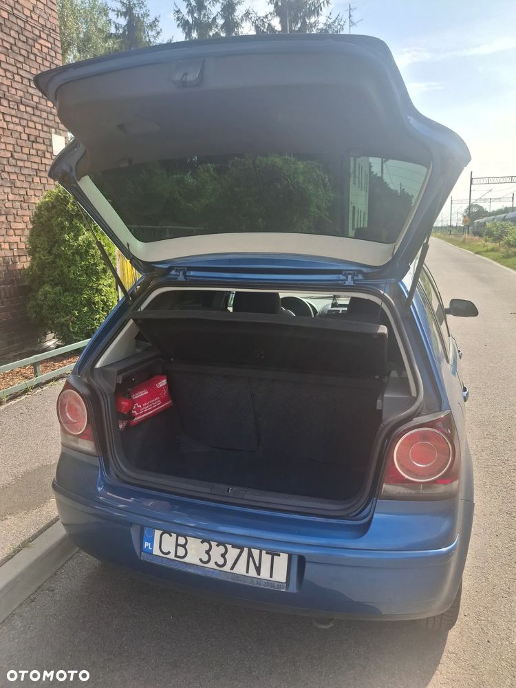 Volkswagen Polo 1.4 16V Comfortline - 17