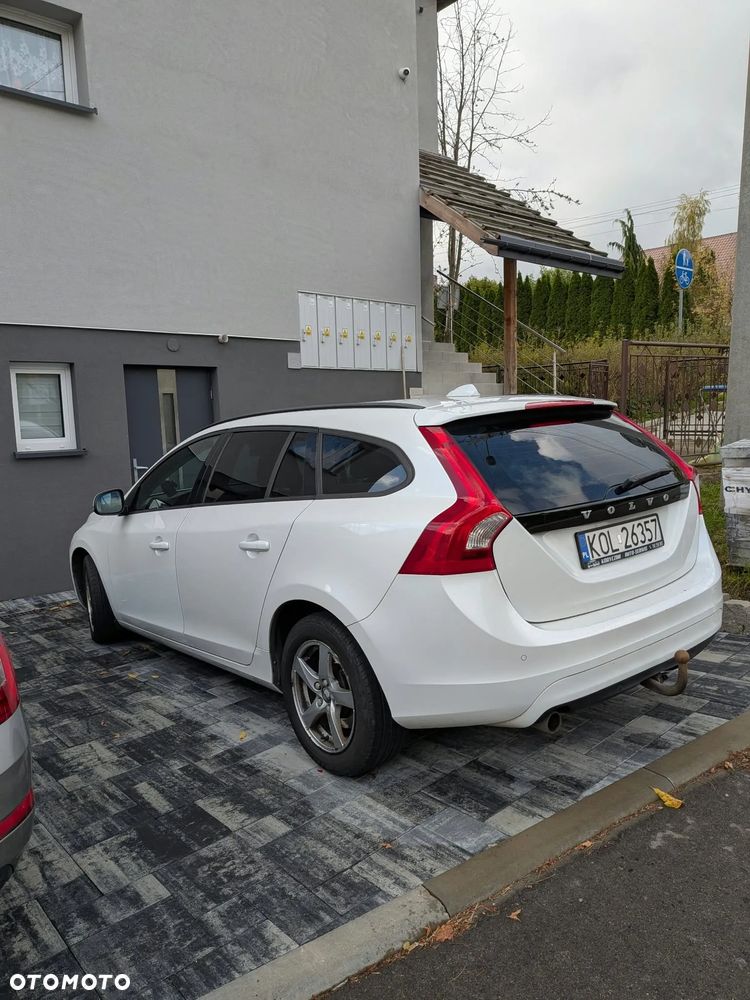 Volvo V60 2016 photo 2