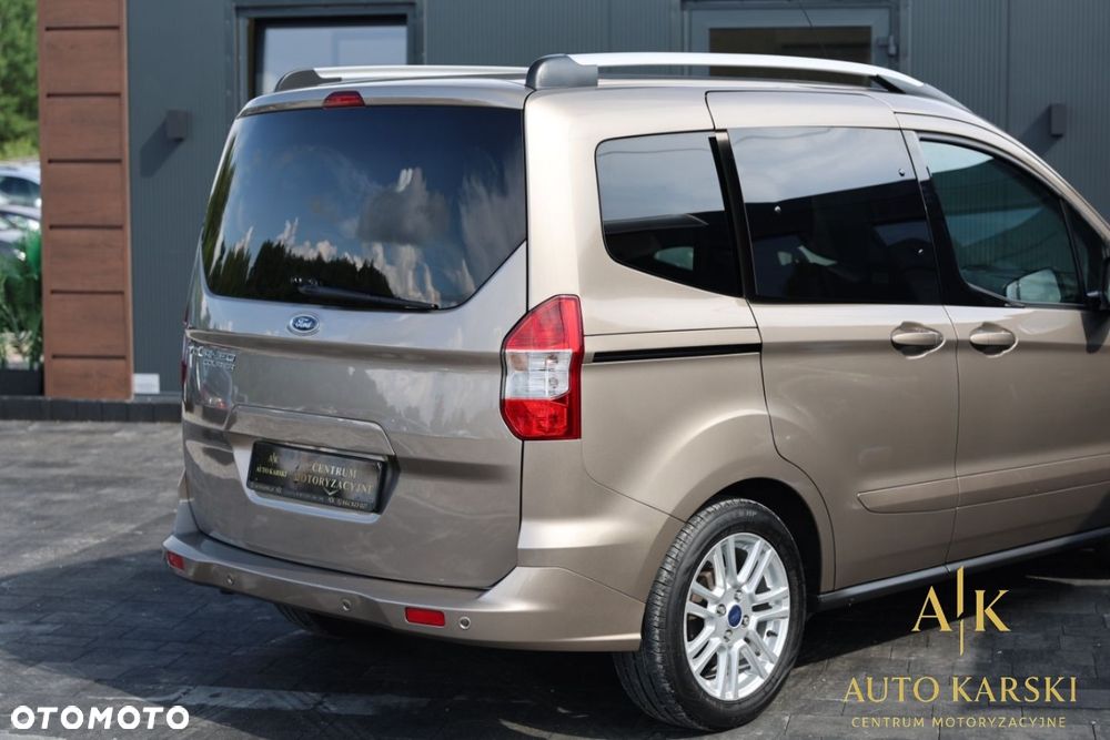 Ford Tourneo Courier - 12