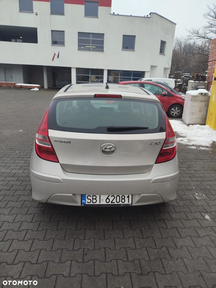 Hyundai i30 1.4 Classic + - 4
