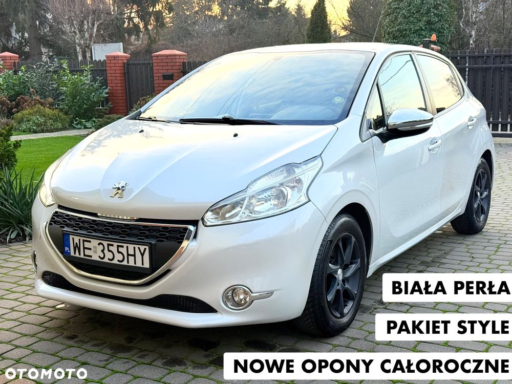 Peugeot 208 1.2 PureTech Style - 1