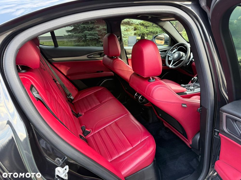 Alfa Romeo Stelvio 2.0 Turbo 16V AT8-Q4 Ti - 17