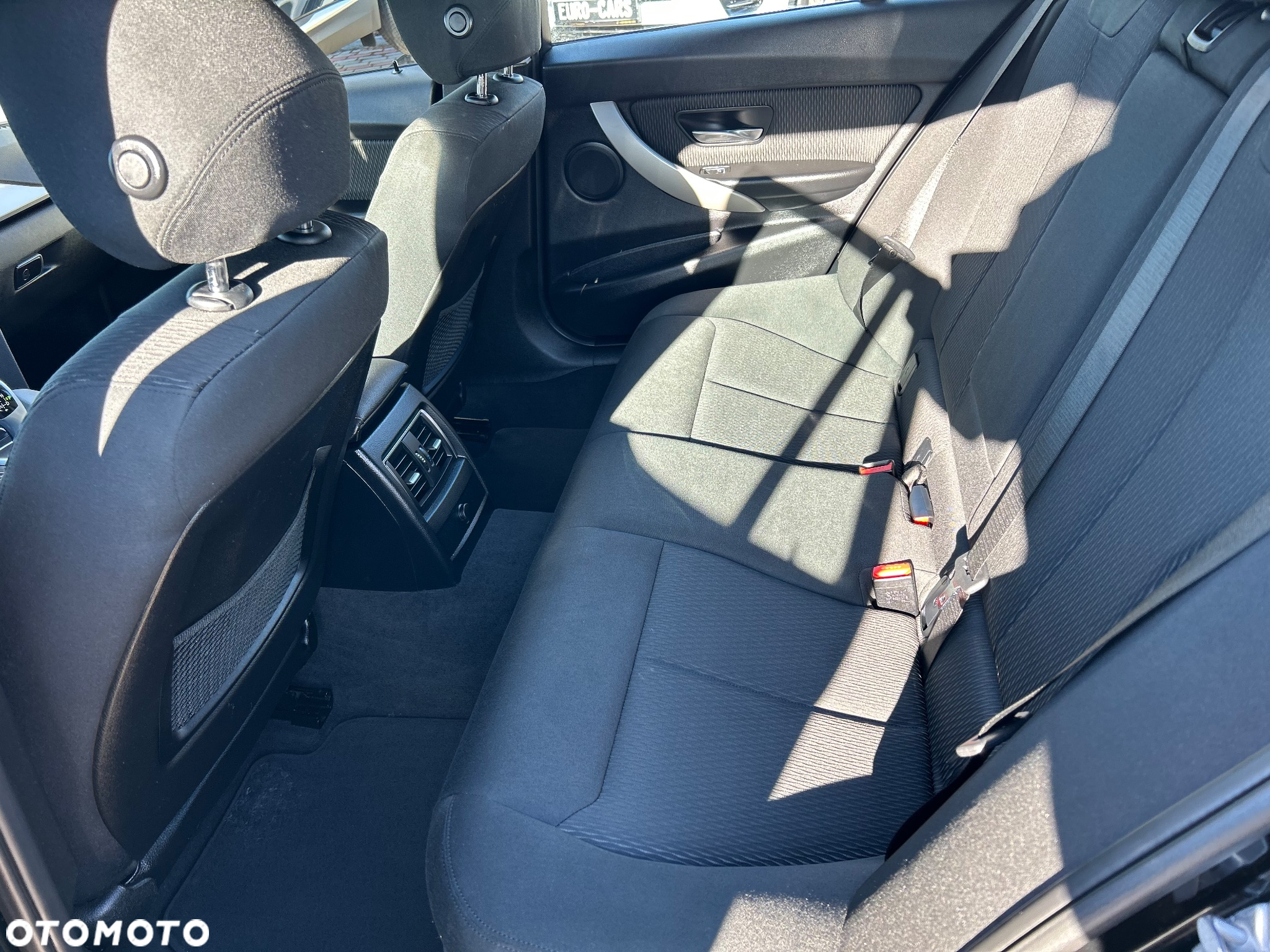 BMW Seria 3 318d - 13