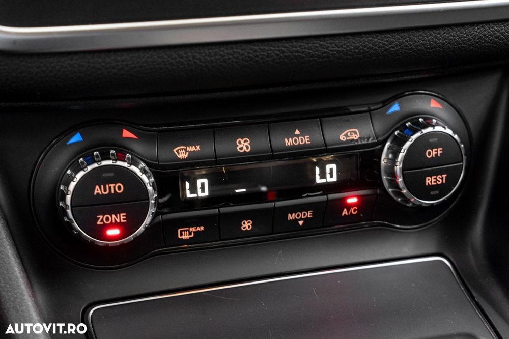 Mercedes-Benz GLA AMG 45 4Matic AMG Speedshift 7G-DCT - 36