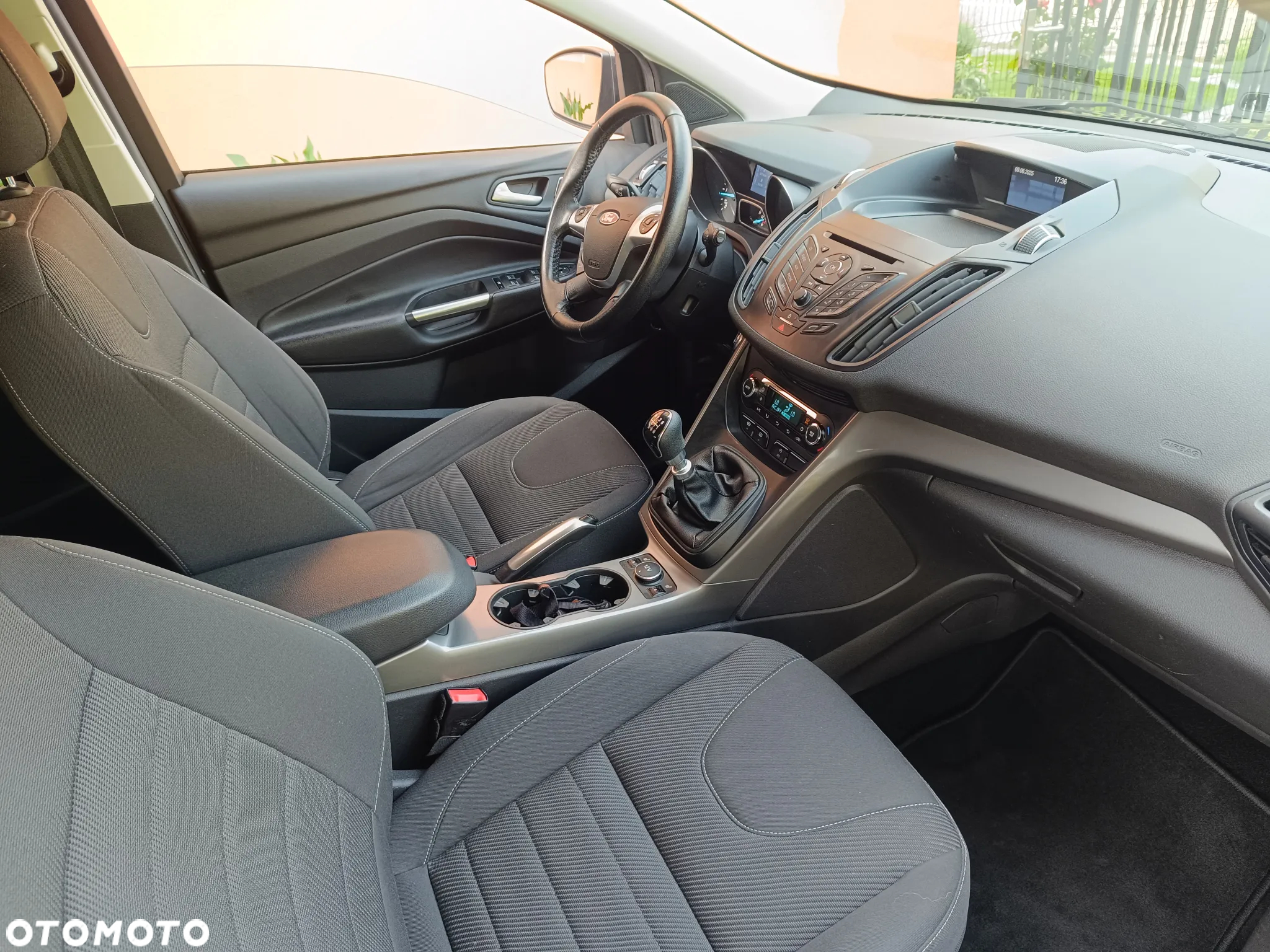 Ford Kuga 2.0 TDCi 2x4 Titanium - 21