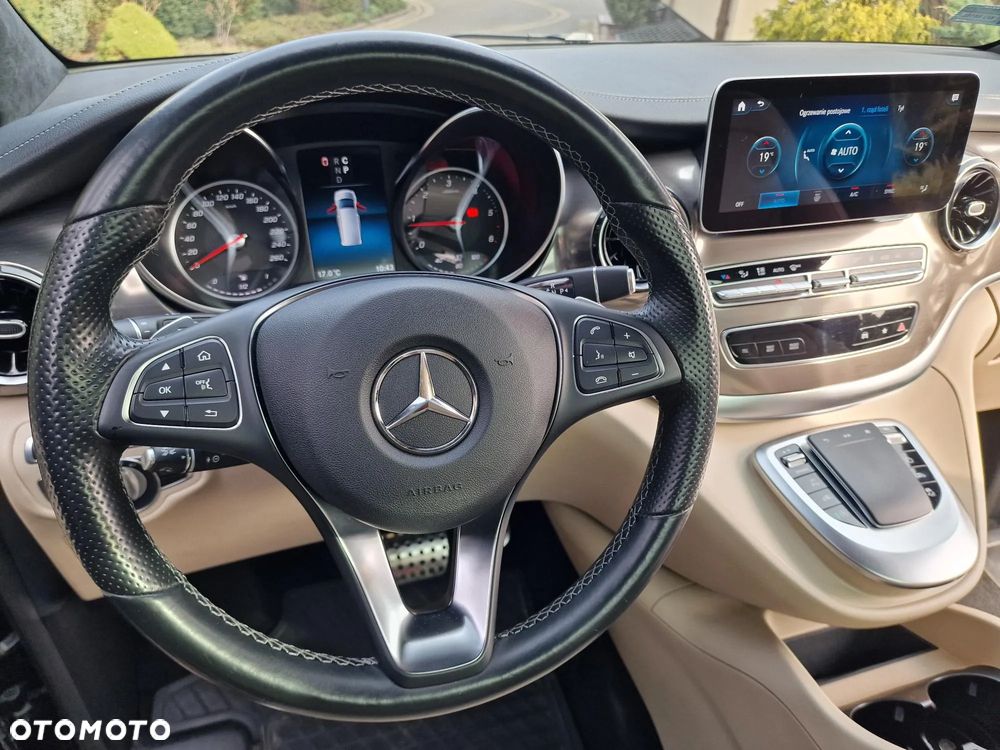 Mercedes-Benz Klasa V - 26