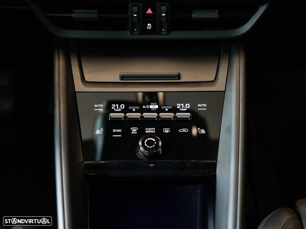 Porsche Macan Electric 4 - 35