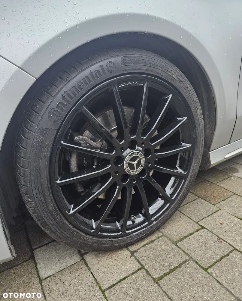 Mercedes-Benz CLA 220 4-Matic - 12