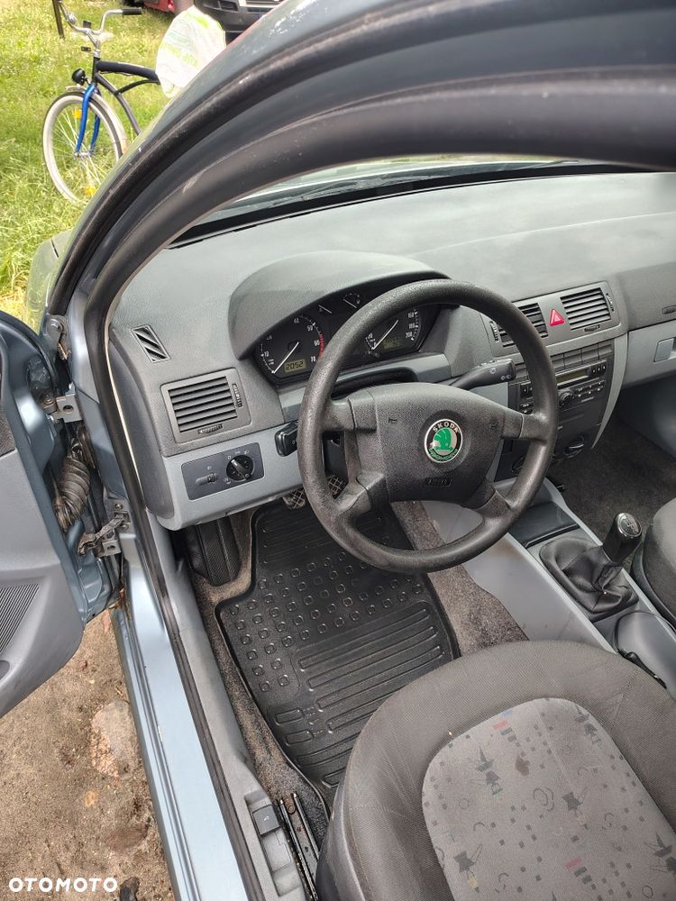Skoda Fabia - 4