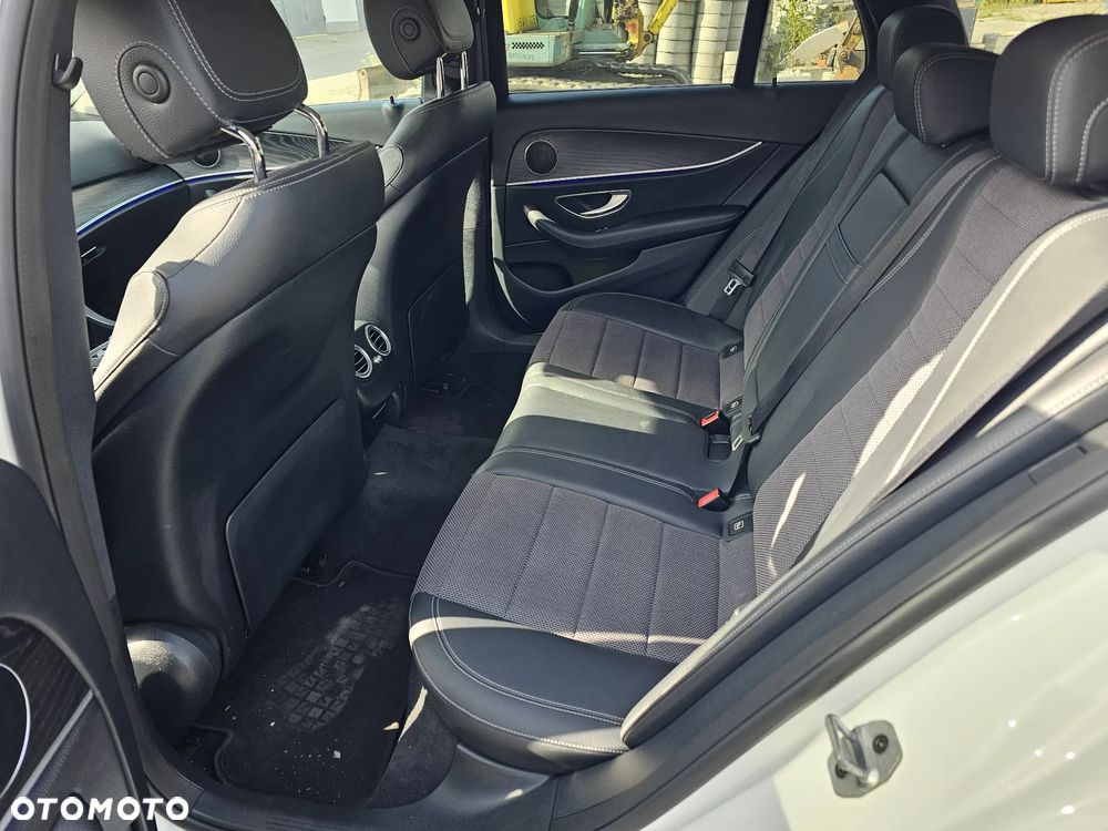 Mercedes-Benz Klasa E 220 d Avantgarde - 27