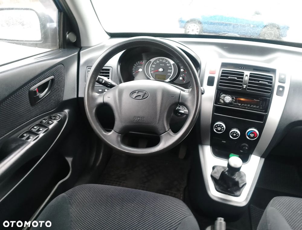Hyundai Tucson 2.0 Comfort 2WD - 17