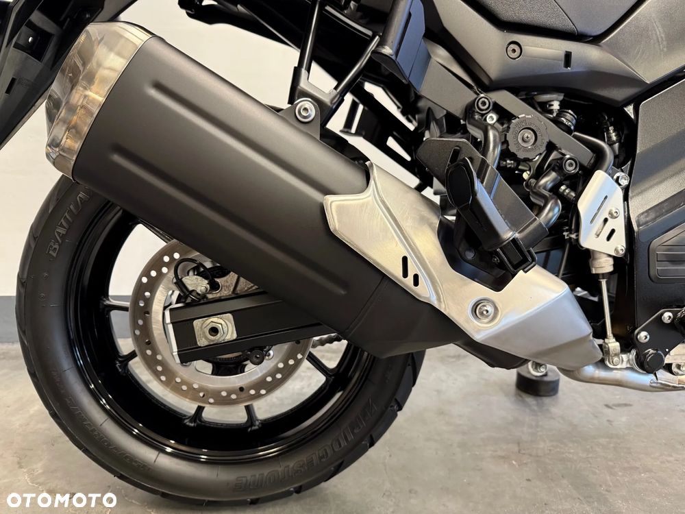 Suzuki V-STROM - 16