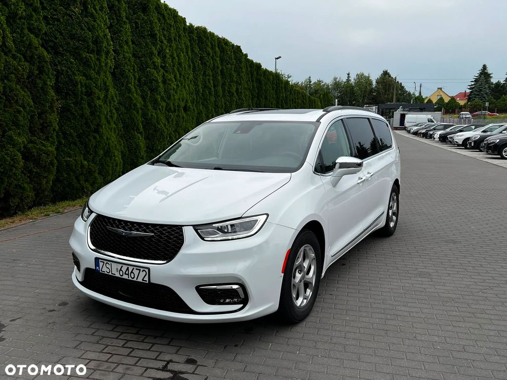 Chrysler Pacifica - 1