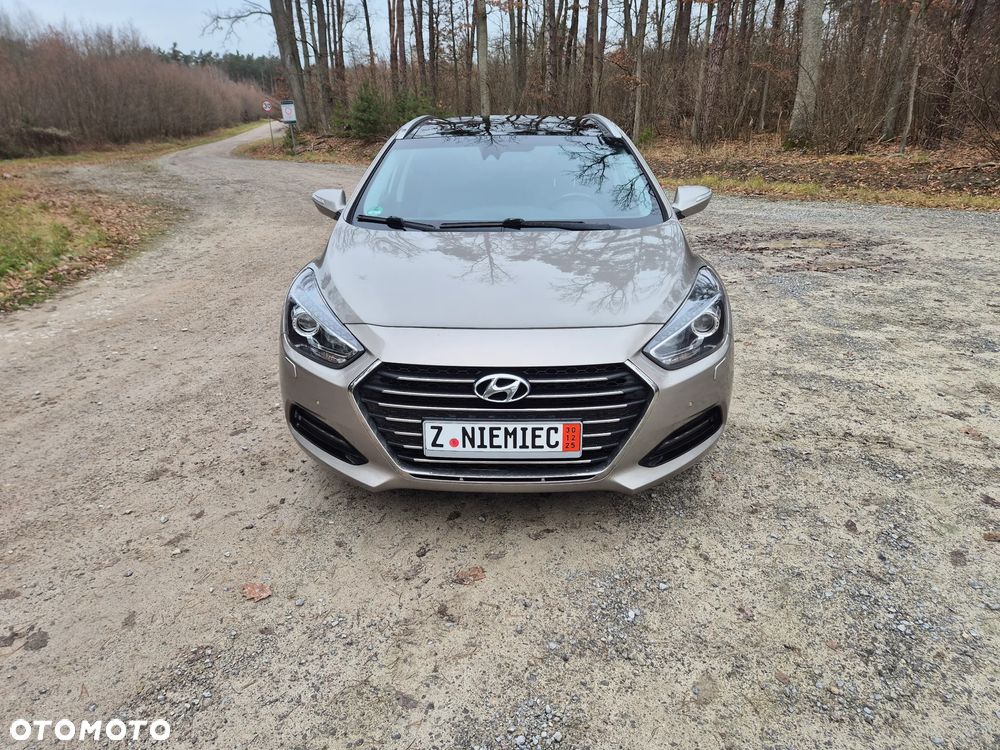 Hyundai i40 Kombi blue 1.7 CRDi DCT Premium - 2