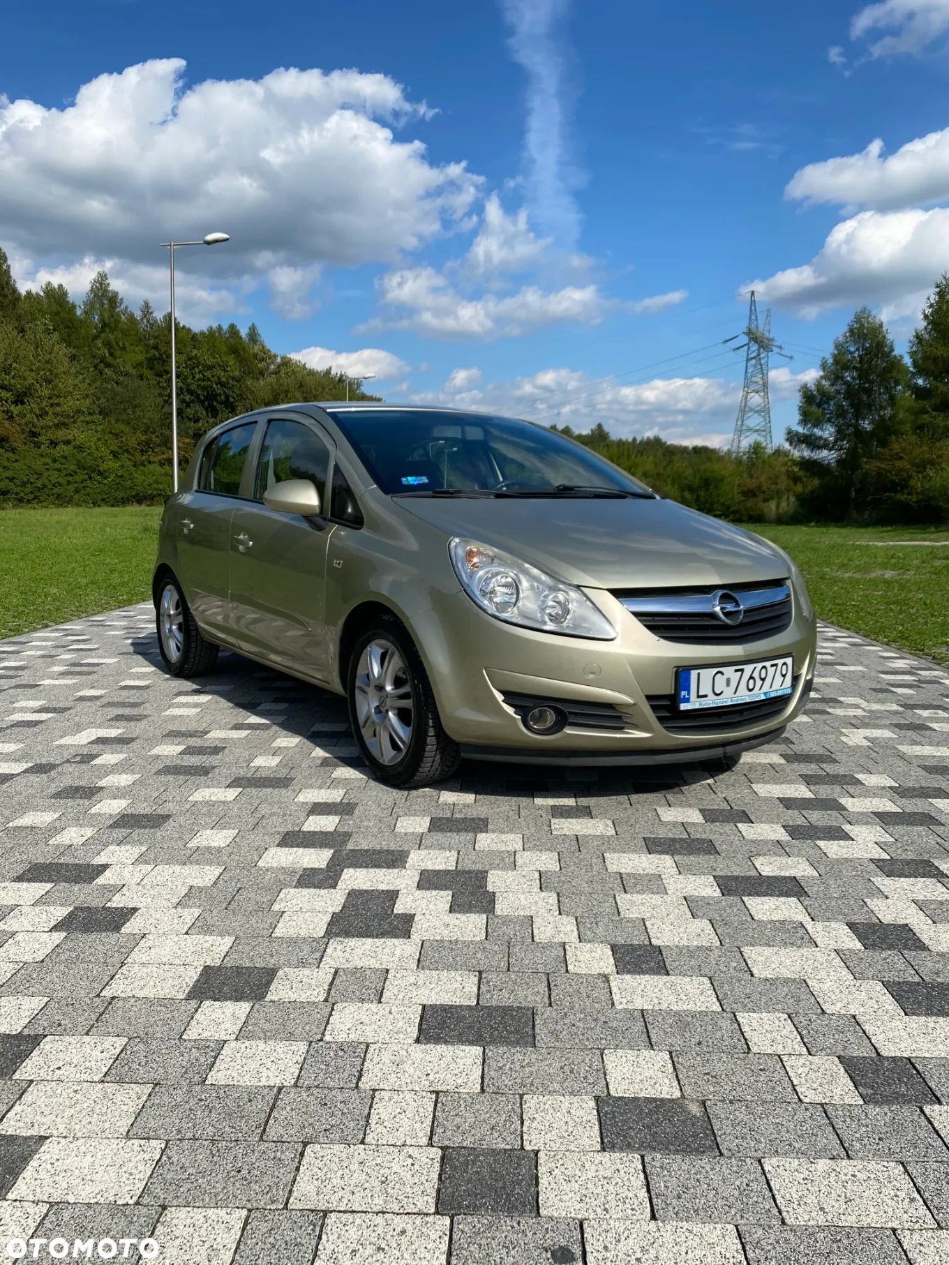 Opel Corsa 1.2 16V Cosmo - 1