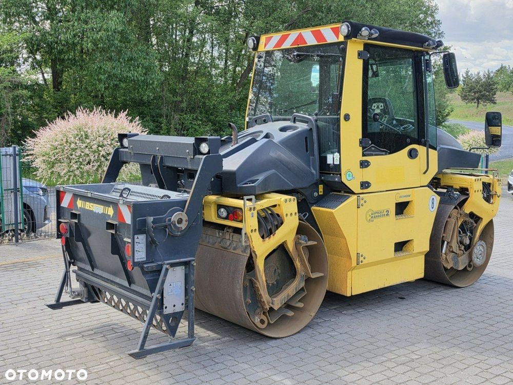 Bomag BW 154 AP-4i AM / rozsiewacz BS150 - 2