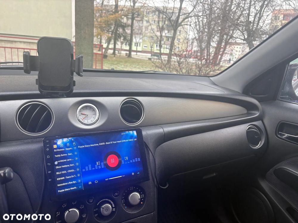 Mitsubishi Outlander - 3